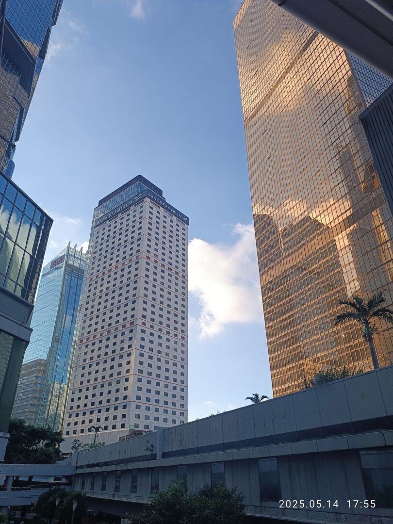 The facade of a central bank building representing interest rate decisions.
